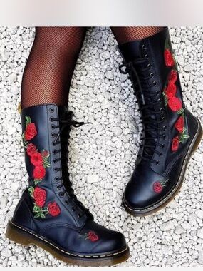 ❤️🖤 Dr. Martens Vonda ❤️🖤 Black Lace-Up Boots Red Rose Embroidery Women Size 11